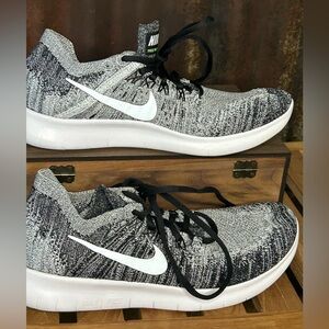 Nike Free Rn Women’s Black white Knit Running Shoes 8 .5